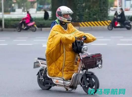 电动车在留几格电时充电合适？新电动车显示电量永远是满的正常吗